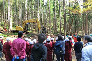 高性能林業機械見学の写真