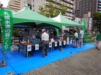 写真:ポット苗木作りコーナー
