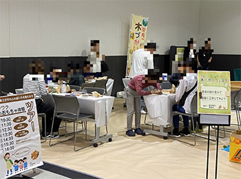 写真:水源林造成事業パネル展示説