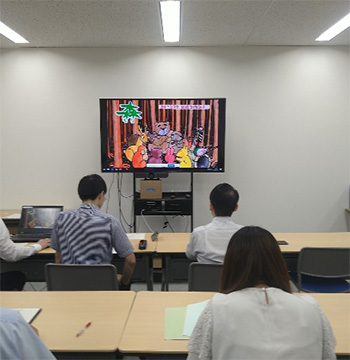 写真:Web会議アプリを利用した事前授業