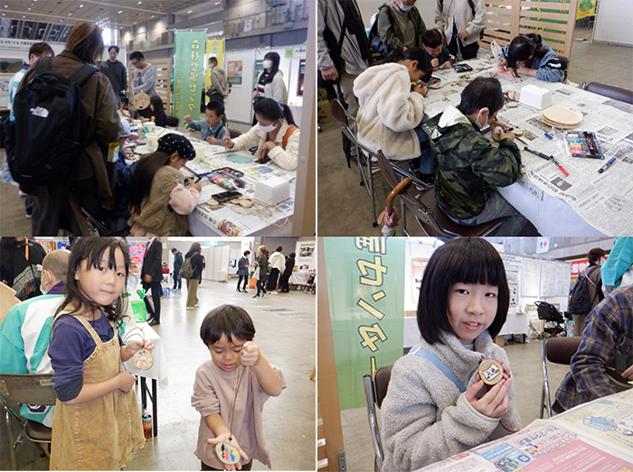 写真:木のうちわ・ペンダント工作ブース