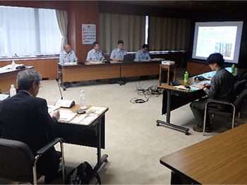 写真:桐生市消防本部による消火活動等の説明