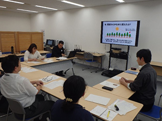 写真:Web会議アプリを利用した事前授業