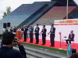 写真:晴天のもとイベント開催