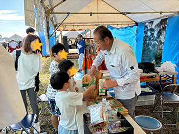 写真：木の漢字当てクイズ