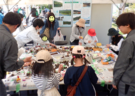 写真：出展したコーナーの様子