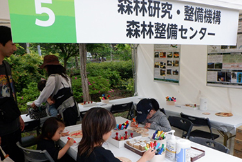 写真：スタンプも利用して自由に描画