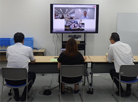 写真：WEB授業の様子