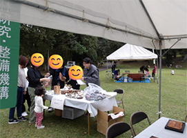 写真：緑の募金活動の様子