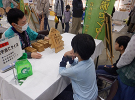 写真：木へんの漢字当てクイズコーナー