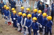 大槌町立吉里吉里学園小学部5年の児童たちの写真